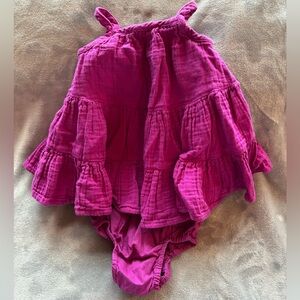 Baby Gap Ruffled Baby Romper, size 6-12 months